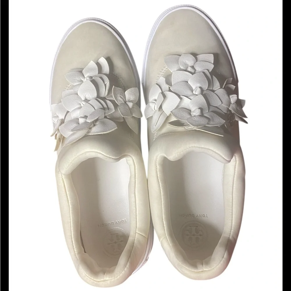 NEW Tory Burch Howell Court Sneakers Off-White & Gold - Size 7